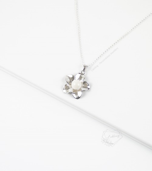 Big Breastmilk Pearl Flower Necklace