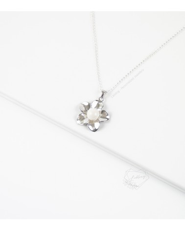 Big Breastmilk Pearl Flower Necklace