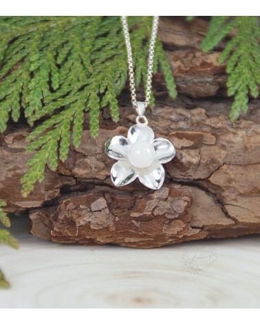 Big Breastmilk Pearl Flower Necklace